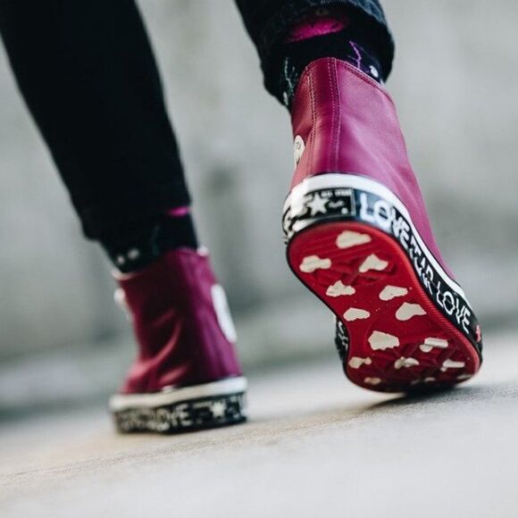 CONVERSE CHUCK 70 HI "LOVE GRAPHIC" 563472C Womens 10.5 Mens 8.5 US 42 EUR RED - Picture 5 of 10